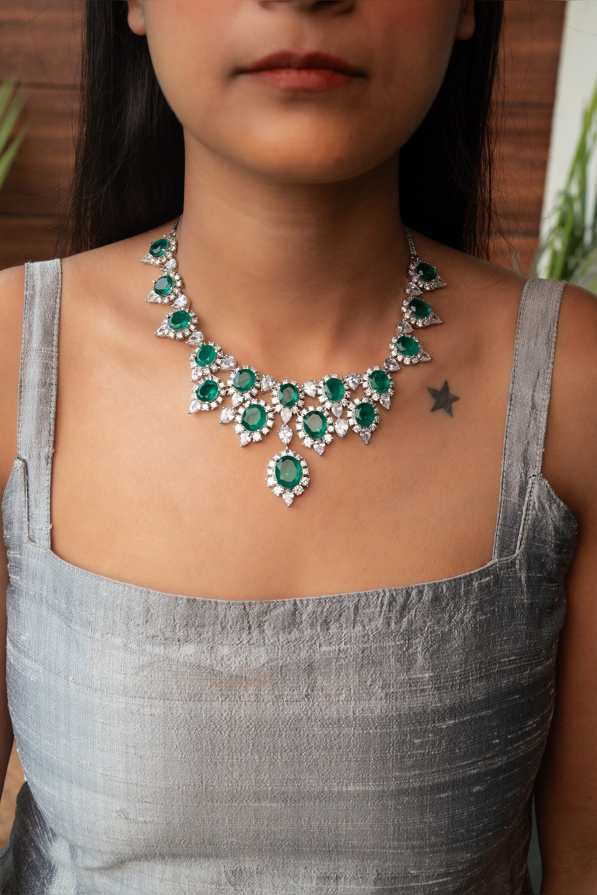 Victoria Diamond Emerald Choker