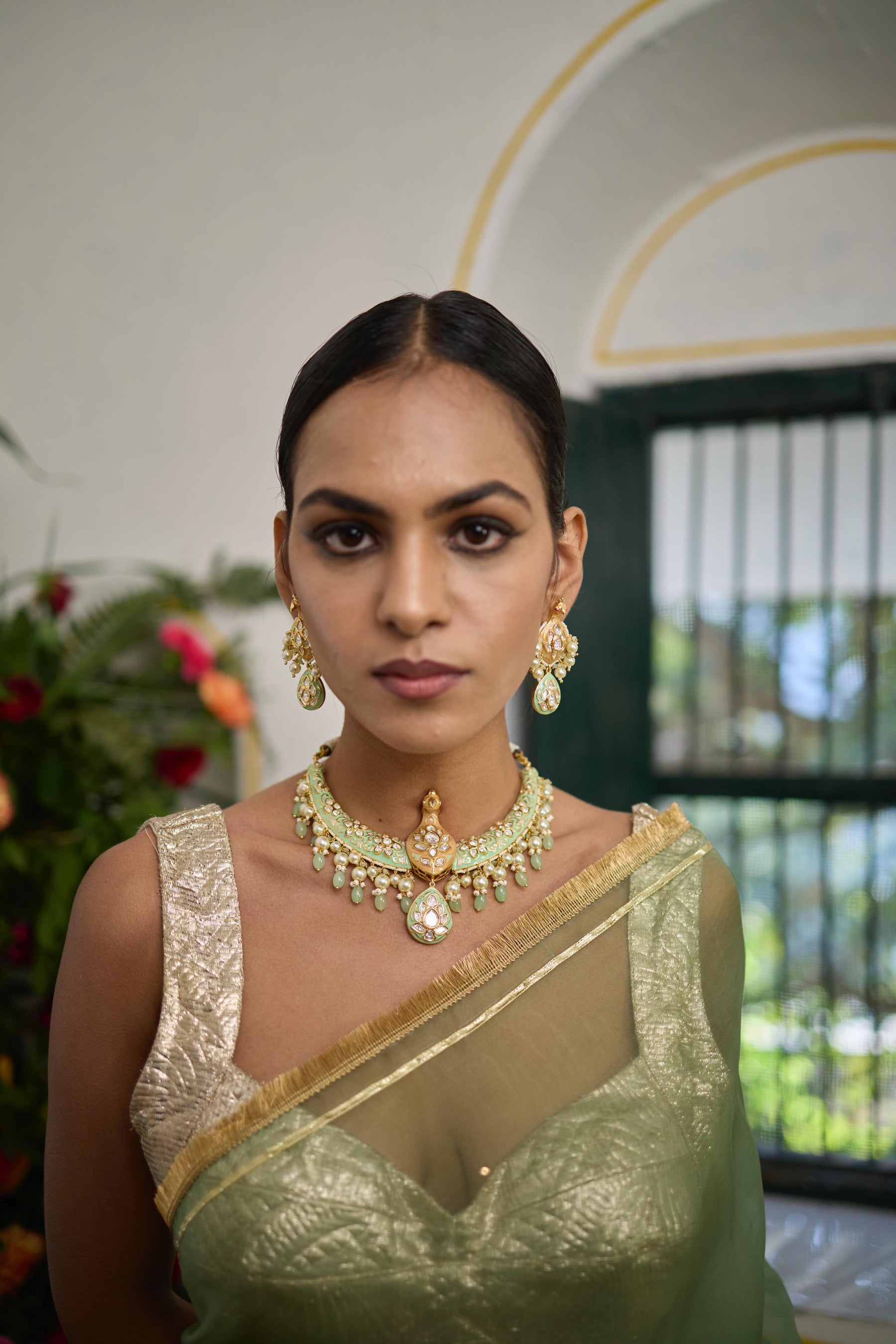 Sartaj Hasli Choker Set